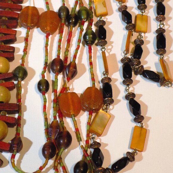 Lot 13 Vintage Bohemian Necklaces Bundle. Wood Glass Ceramic Shell Semi-Precious - Picture 10 of 13